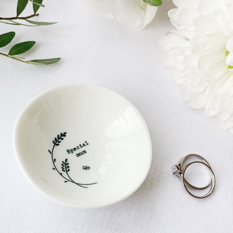 Desgyl Fechan Borslen | East of India Small Porcelain Dish - Special Mum