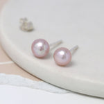 Clustdlysau Styd Arian | Sterling Silver Studs - Pink/Purple Pearl