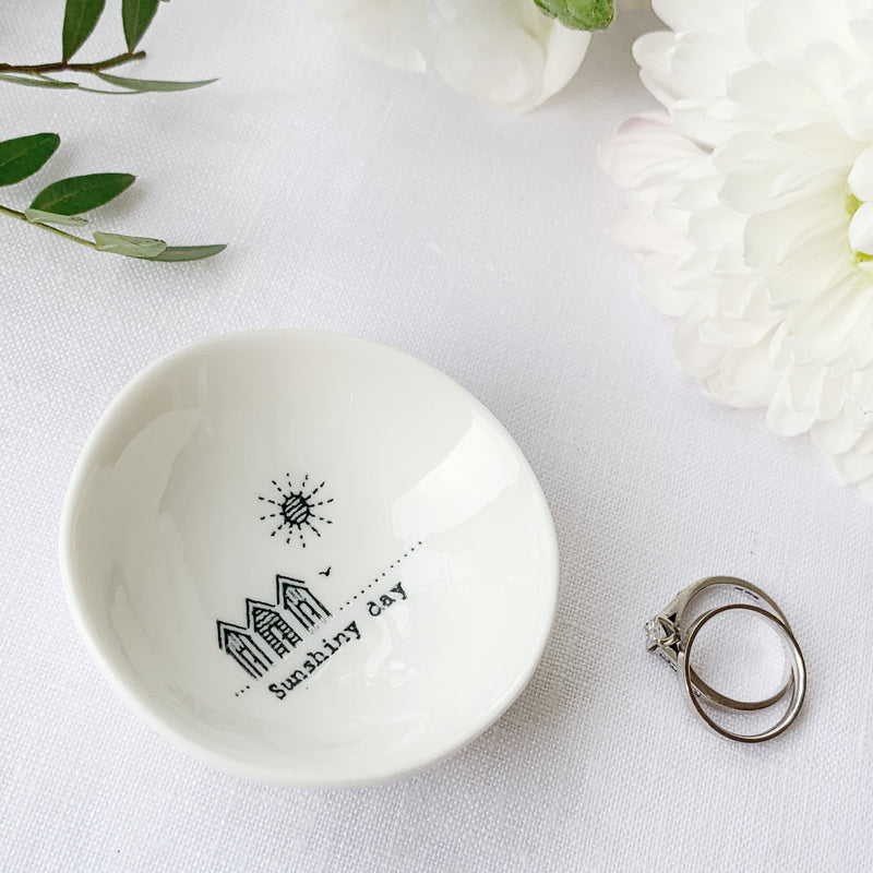 Desgyl Fechan Borslen | East of India Small Porcelain Dish - Sunshiny Days