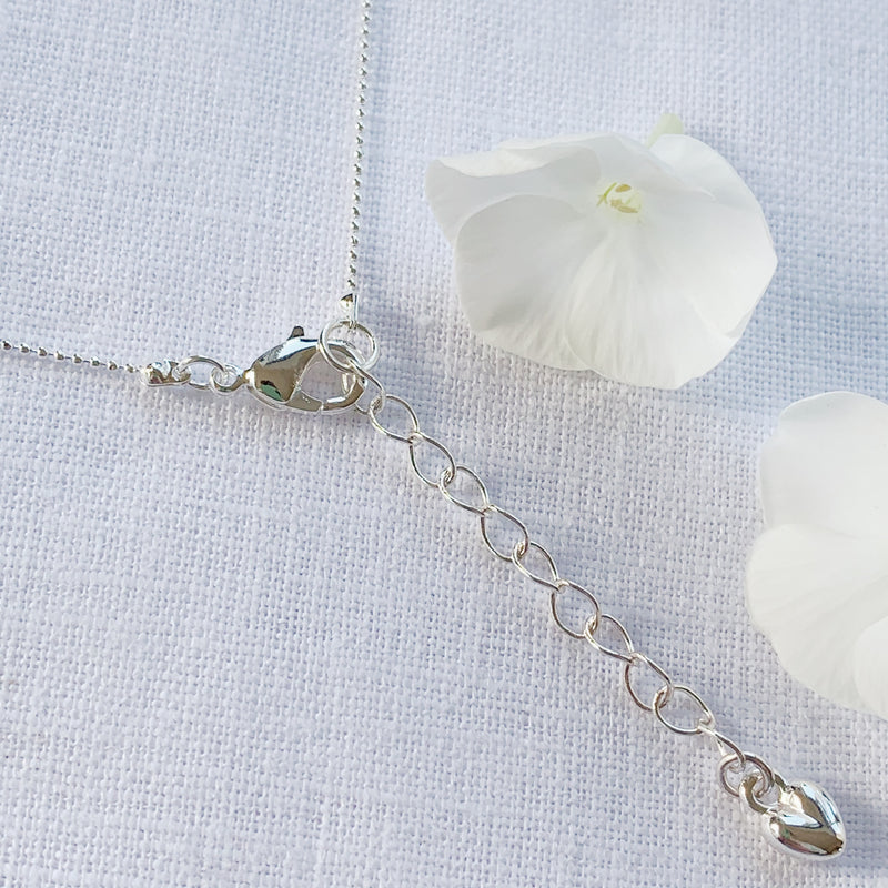 Cadwen Lleuad a Sêr Plentyn - Aur | Moon & Stars Children’s Necklace – Gold