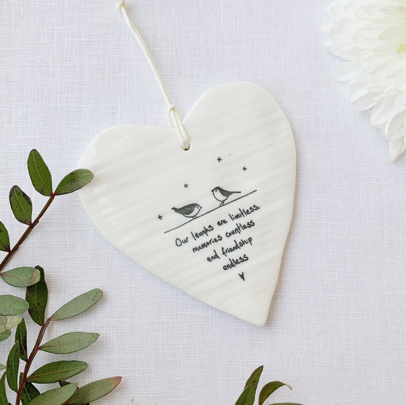 Calon Borslen | East of India Porcelain Hanging Heart – Endless Friendship