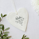 Calon Borslen | East of India Porcelain Hanging Heart – Hug From Mum