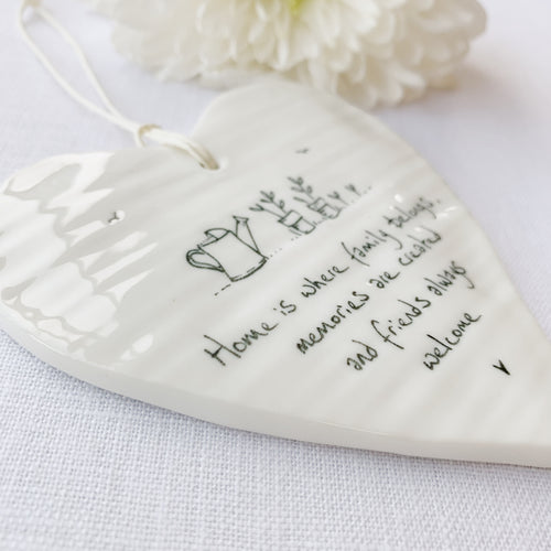Calon Borslen | East of India Porcelain Hanging Heart – Home, Family & Friends
