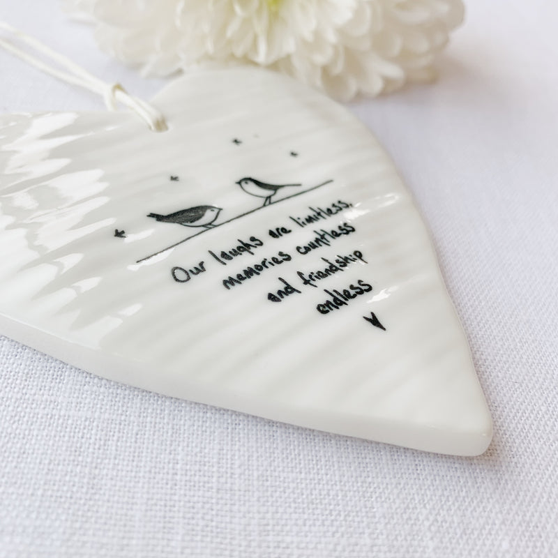 Calon Borslen | East of India Porcelain Hanging Heart – Endless Friendship