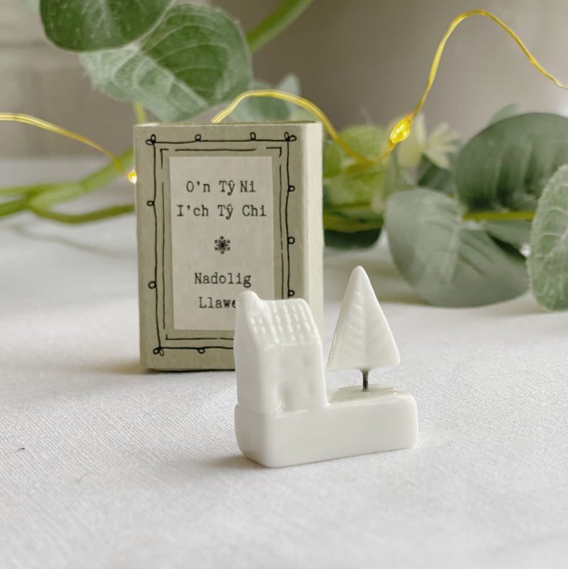 Anrheg Bychan – O'n Tŷ ni i'ch Tŷ Chi | Match Box Token Gift – Merry Christmas From Our Home to Yours
