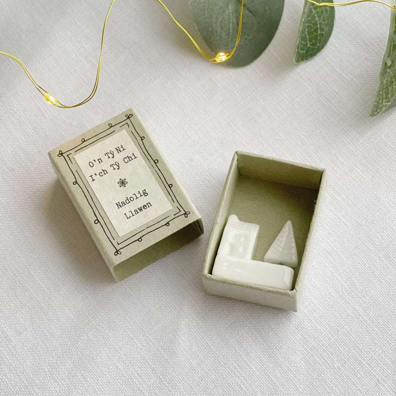 Anrheg Bychan – O'n Tŷ ni i'ch Tŷ Chi | Match Box Token Gift – Merry Christmas From Our Home to Yours