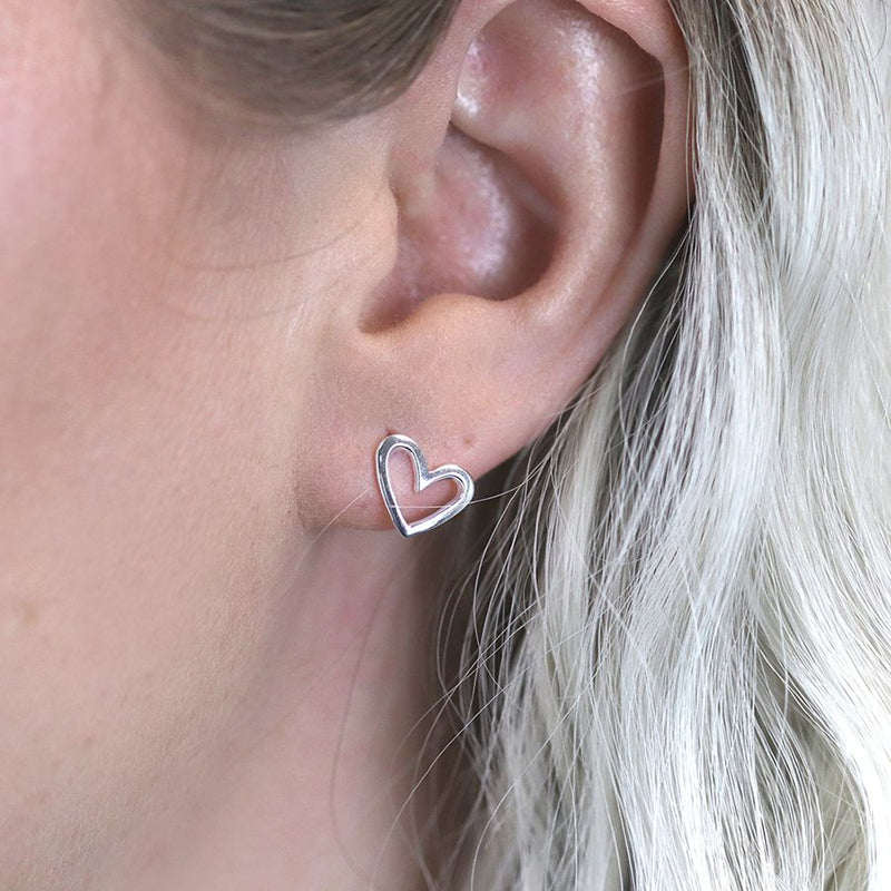 Clustdlysau Styd Arian | Sterling Silver Studs - Irregular Heart