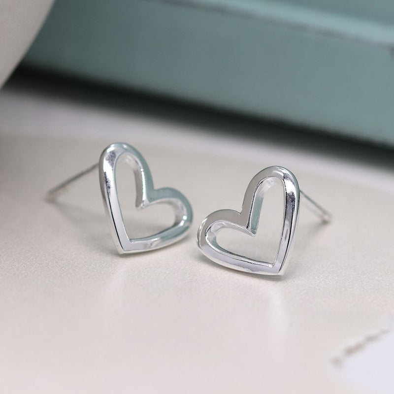 Clustdlysau Styd Arian | Sterling Silver Studs - Irregular Heart