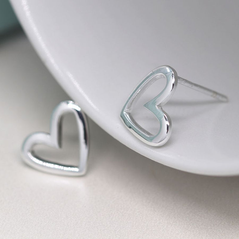 Clustdlysau Styd Arian | Sterling Silver Studs - Irregular Heart