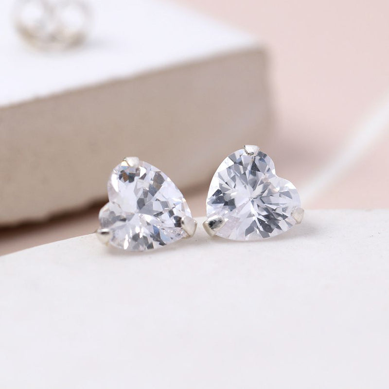 Clustdlysau Styd Arian | Sterling Silver Studs - Crystal Heart, Claw Setting