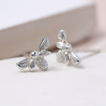 Clustdlysau Styd Arian | Sterling Silver Stud Earrings - Little Bee