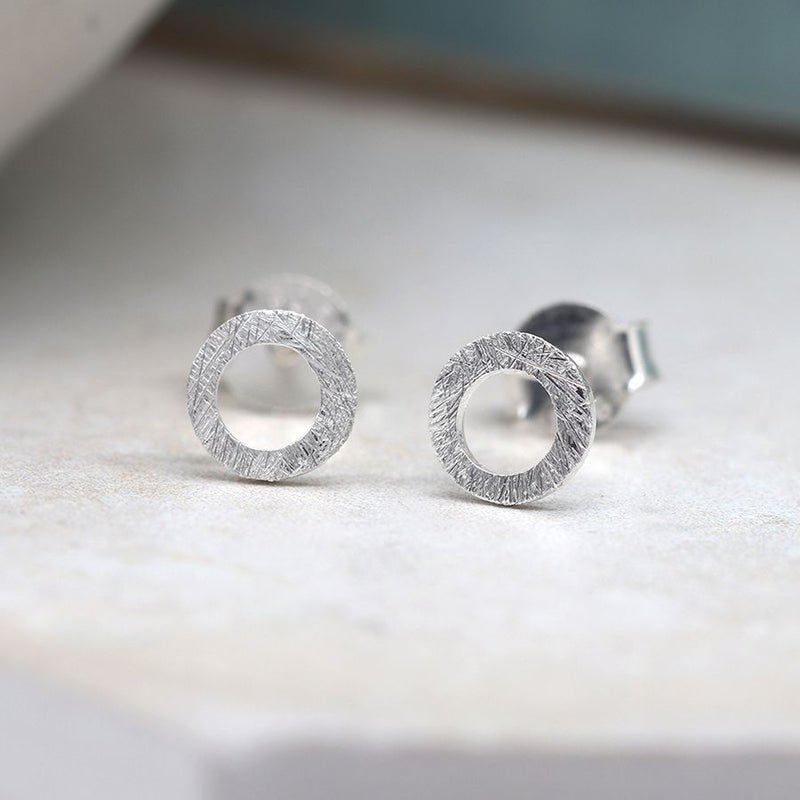 Clustdlysau Styd Arian | Sterling Silver Studs - Tiny Brushed Silver Circle