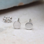Clustdlysau Styd Arian | Sterling Silver Studs - Dot