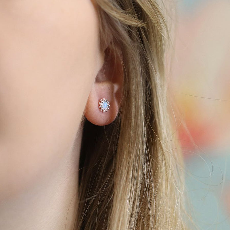 Clustdlysau Styd Arian | Sterling Silver Studs - Blue Opal Flower Burst