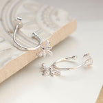 Clustdlysau Arian | Sterling Silver Earrings - Bee on Half Hoop