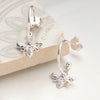 Clustdlysau Arian | Sterling Silver Earrings - Bee on Half Hoop