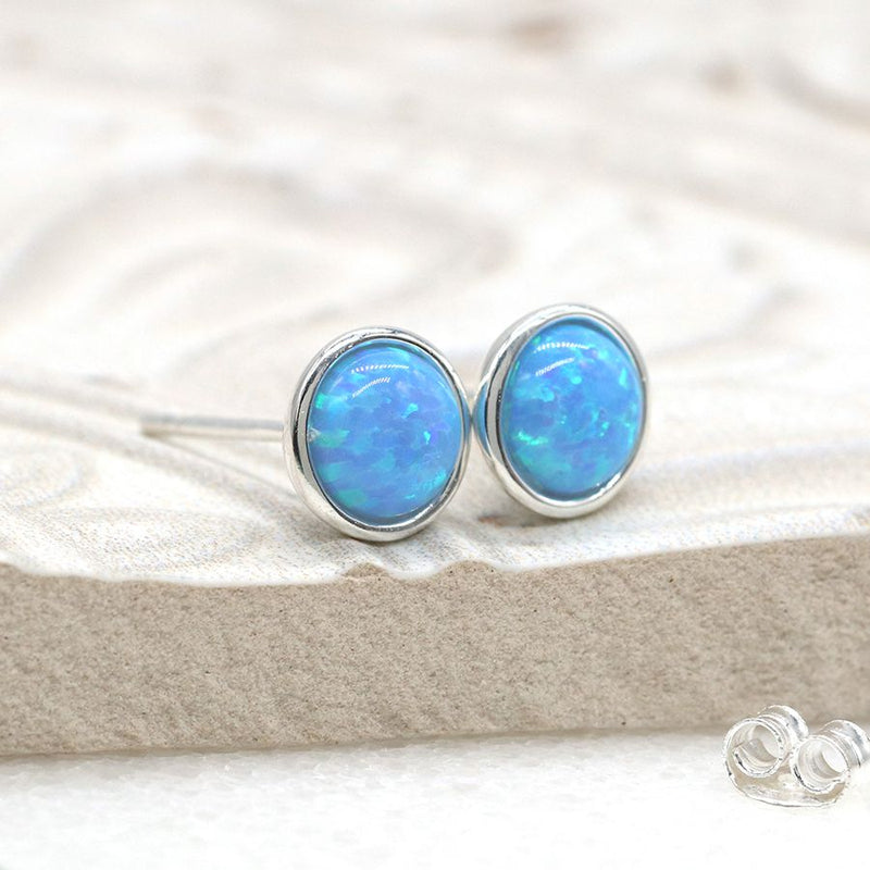 Clustdlysau Styds Arian | Sterling Silver Stud Earrings - Round Blue Opal