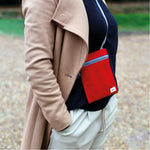 Bag Ffôn Chelsea Roka | ROKA Chelsea Phone Bag - Plum (Sustainable Nylon)