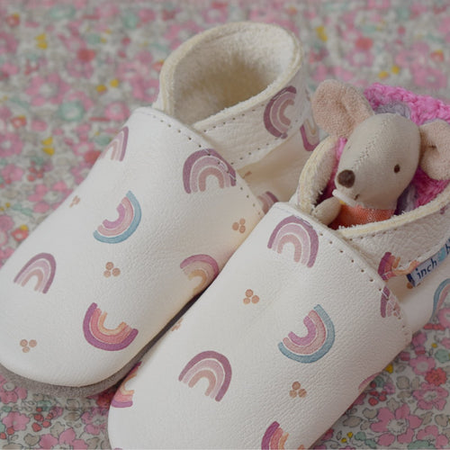 Esgidiau Inch Blue Cariad Enfys  | Rainbow Love Inch Blue Shoes